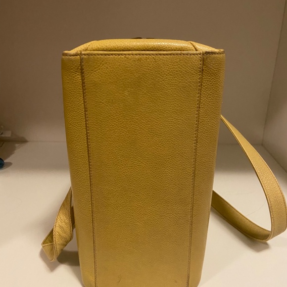 Chanel handbag - Picture 6 of 8